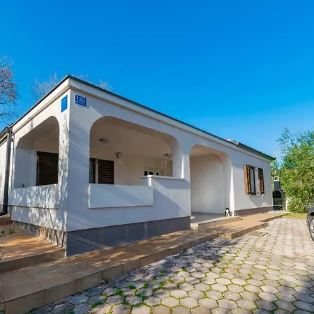 Laura Relax & Quiet Zone بيت للعطل ميدولين